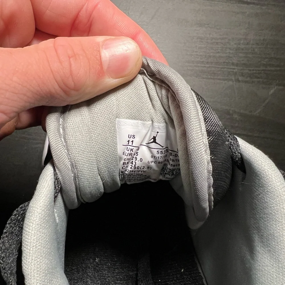 Mens Jordan 1 Low “Black Medium Grey” Size 11 - Picture 5 of 9